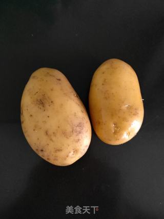 土豆饼的做法步骤：1