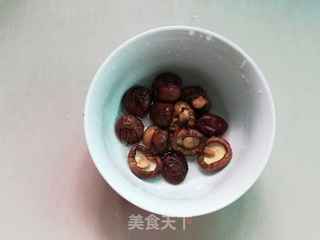 香菇番茄萝卜汤的做法步骤:2