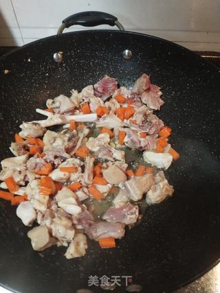 香菇鸡焖饭的做法步骤:7