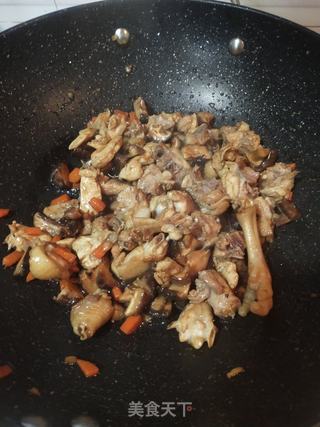 香菇鸡焖饭的做法步骤:11