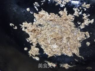 家常韭菜鸡蛋虾皮大包子的做法步骤:4