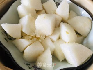 止咳化痰，有了这碗冰糖雪梨就够了！的做法步骤：4