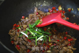 香辣小炒牛肉的做法步骤：8