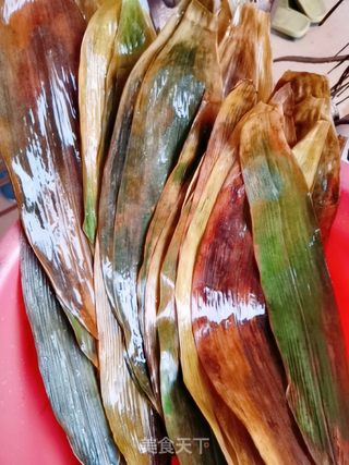 咸蛋黄肉粽的做法步骤:3