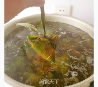 咸蛋黄肉粽的做法步骤:10