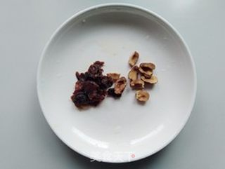 桂圆红枣莲子粥的做法步骤:2