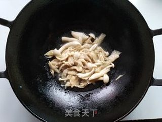 菌菇鱼丸面的做法步骤:3
