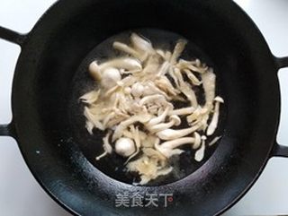 菌菇鱼丸面的做法步骤:4