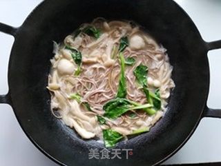 菌菇鱼丸面的做法步骤:7