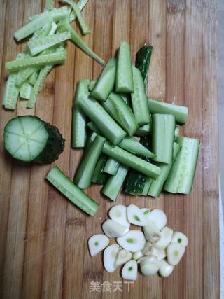黄瓜小咸菜的做法步骤:3
