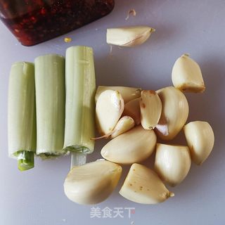 蒜泥红油牛肚条的做法步骤:2