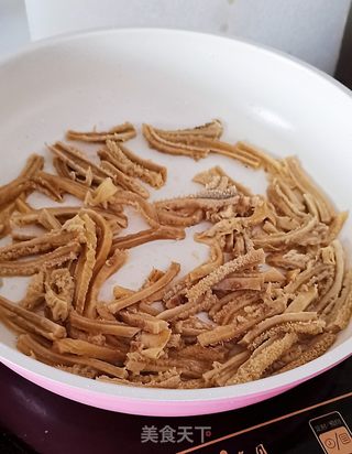 蒜泥红油牛肚条的做法步骤:5