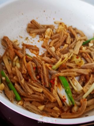 蒜泥红油牛肚条的做法步骤:8