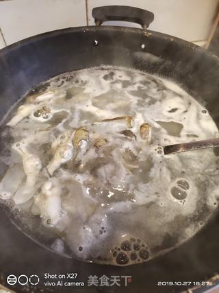 快速煸炒，好吃美味，让你永远忘不了它的香味。的做法步骤：2