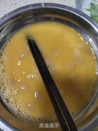 彭豆教你十分钟搞定不用油的鸡蛋爆贝丁(瑶柱)的做法步骤:4