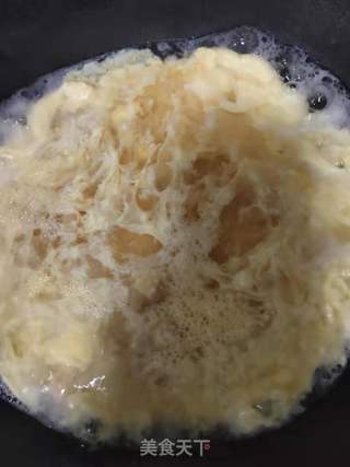 彭豆教你十分钟搞定不用油的鸡蛋爆贝丁(瑶柱)的做法步骤:5