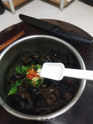 芹菜叶拌木耳的做法步骤:8