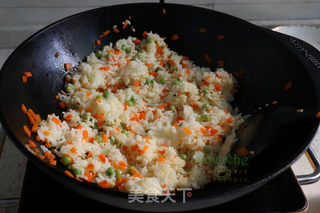 缤纷蛋炒饭的做法步骤:9