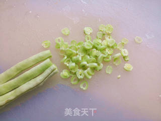 黄蚬子芸豆面的做法步骤:2