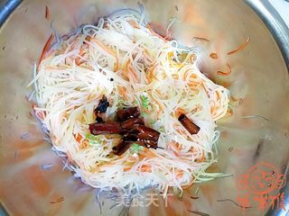 凉拌土豆丝的做法步骤:11