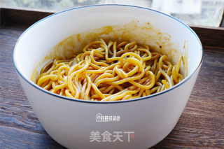 热干面的做法步骤:6