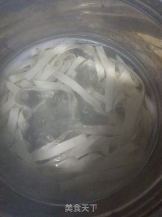简单鸡蛋白菜面的做法步骤:4