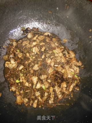 五花肉丁干豆角打卤汤面的做法步骤:5