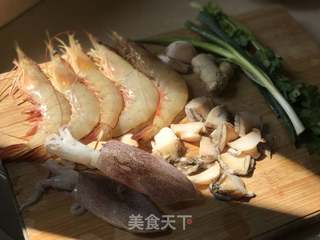 潮州砂锅海鲜粥的做法步骤:3
