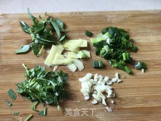 潮州砂锅海鲜粥的做法步骤:8
