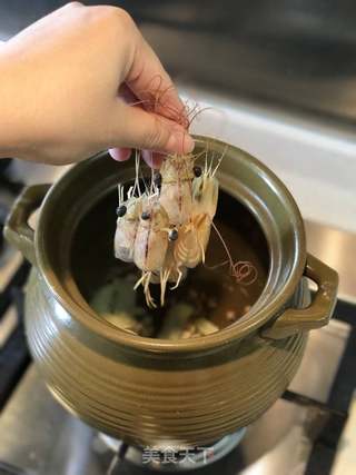 潮州砂锅海鲜粥的做法步骤:11