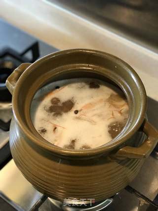 潮州砂锅海鲜粥的做法步骤:17