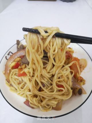 牛肉西红柿炒面的做法步骤：6