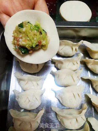 水饺抱蛋的做法步骤:3