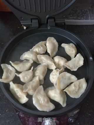 水饺抱蛋的做法步骤:5