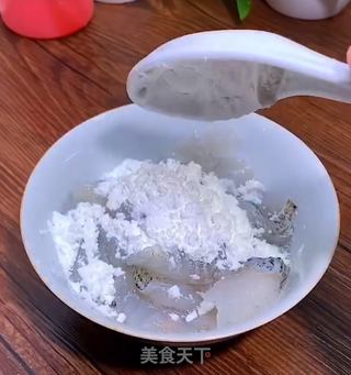 番茄鲈鱼的做法步骤:2