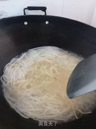 西红柿鸡蛋拌米线面条的做法步骤:5