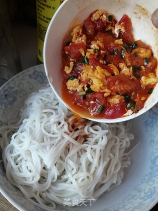 西红柿鸡蛋拌米线面条的做法步骤:7