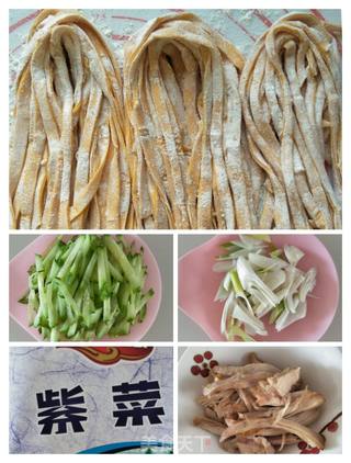南瓜热汤面的做法步骤:4