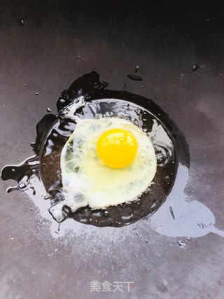 番茄鸡蛋香菇汤面的做法步骤:4