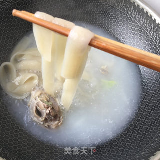 “热汤面”盐水鸭腿牛筋面的做法步骤：10