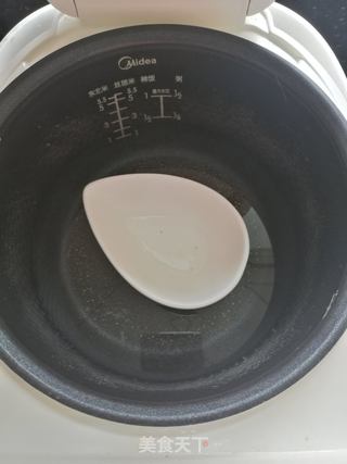 贝贝南瓜奶昔的做法步骤:2