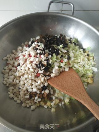 鸡蛋酱拌菠菜面的做法步骤:4