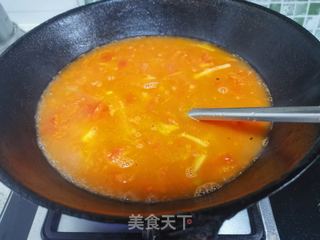 西红柿热汤面的做法步骤:6