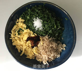 韭菜鸡蛋豆腐皮包的做法步骤:5