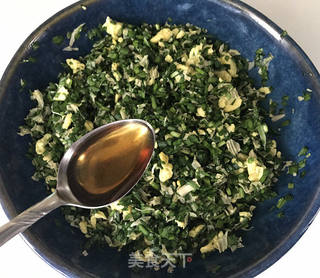 韭菜鸡蛋豆腐皮包的做法步骤:6