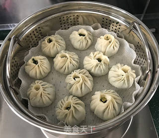 韭菜鸡蛋豆腐皮包的做法步骤:9