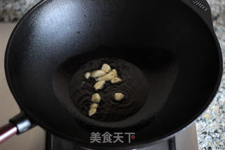 东北锅爆面---火腿肠香菇版的做法步骤:3