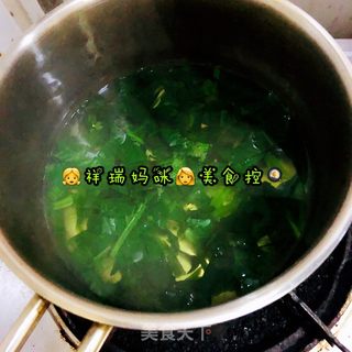 原创【?仙草味道?私房菜?】❤️亲子味道❤️菠菜紫菜虾皮面?的做法步骤：2