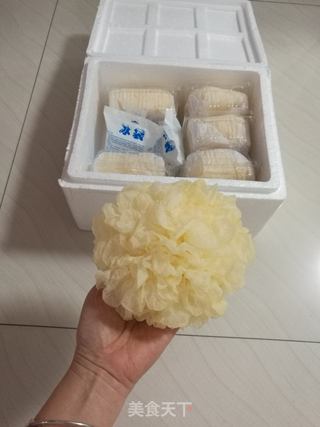 美颜减脂新鲜雲耳梨羹的做法步骤：1