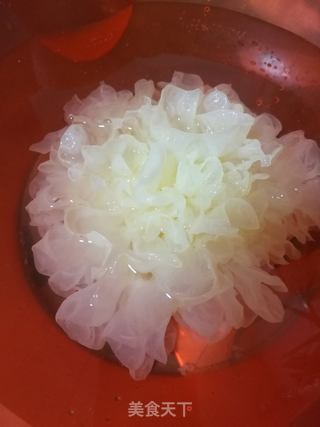 美颜减脂新鲜雲耳梨羹的做法步骤：4